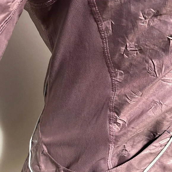Lululemon Limited Edition Velocity Plum Embossed Dot Running Jacket - Picture 7 of 17